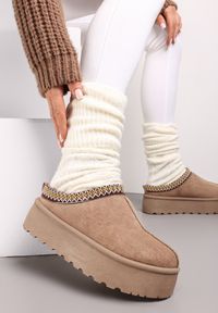 Born2be - Ciemnobeżowe Śniegowce z Krótką Cholewką na Platformie z Ozdobną Lamówką Rivella. Okazja: na co dzień. Kolor: beżowy. Szerokość cholewki: normalna. Obcas: na platformie. Styl: casual #1