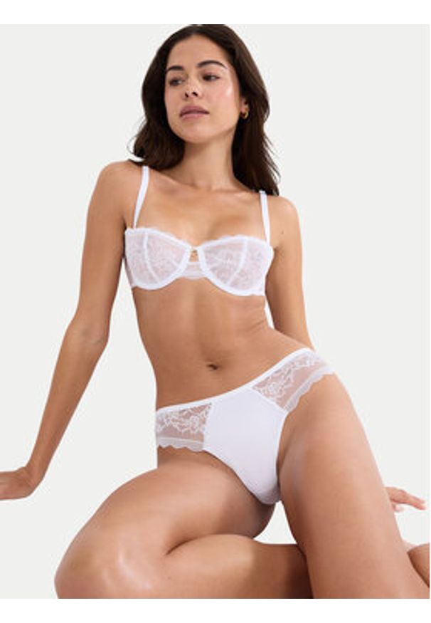 Triumph Biustonosz balkonetka Comfort Allure 10226412 Biały. Kolor: biały. Materiał: syntetyk