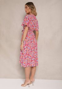 Renee - Czerwona Sukienka z Plisami w Kwiecisty Print o Rozkloszowanym Kroju Lanelin. Kolor: czerwony. Długość rękawa: krótki rękaw. Wzór: nadruk. Sezon: lato, wiosna. Typ sukienki: rozkloszowane #3