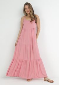 Born2be - Różowa Sukienka z Wiskozy na Ramiączkach z Falbanką Graesa. Kolor: różowy. Materiał: wiskoza. Długość rękawa: na ramiączkach. Styl: wakacyjny #1