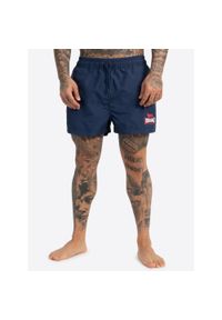 Krótka Lonsdale Kilstay. Kolor: wielokolorowy, niebieski, czerwony. Długość: krótkie. Wzór: nadruk #1