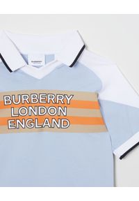 BURBERRY CHILDREN - Niebieska koszulka polo z logo 3-14 lat. Typ kołnierza: polo. Kolor: niebieski. Materiał: denim, bawełna, dresówka, elastan. Wzór: paski. Sezon: lato. Styl: klasyczny #3