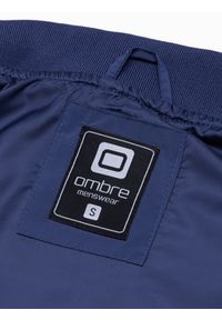 Ombre Clothing - Kurtka męska bomberka szwedka - granatowa V4 OM-JANP-0115 - XXL. Okazja: na co dzień. Kolor: niebieski. Materiał: żakard, materiał, poliester. Wzór: gładki, jednolity. Styl: casual, klasyczny