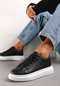 Born2be - Czarne Sneakersy z Ozdobnym Zapiętkiem i Platformą Britma. Nosek buta: okrągły. Zapięcie: sznurówki. Kolor: czarny. Materiał: materiał. Obcas: na platformie. Wysokość obcasa: niski #3