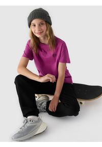 4f - 4F T-shirt gładki dziewczęcy - różowy 146 (10-11 lat). Okazja: na co dzień. Kolor: różowy. Materiał: bawełna, jersey, dzianina. Długość rękawa: krótki rękaw. Długość: krótkie. Wzór: gładki. Sezon: lato. Styl: sportowy, klasyczny, casual