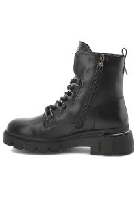 Czarne Botki Filippo Modne Buty Damskie. Okazja: na co dzień. Zapięcie: sznurówki. Kolor: czarny. Materiał: skóra. Wzór: aplikacja. Styl: casual, rockowy, klasyczny #5
