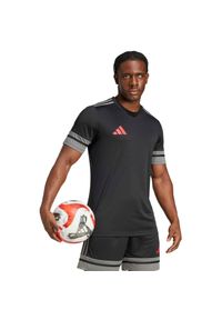 Adidas - Koszulka męska adidas Squadra 25. Kolor: szary, czerwony, wielokolorowy