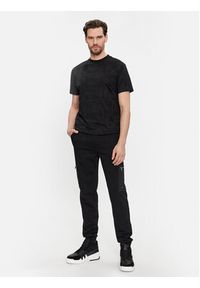 Karl Lagerfeld - KARL LAGERFELD T-Shirt 755060 541224 Czarny Regular Fit. Typ kołnierza: dekolt w karo. Kolor: czarny. Materiał: bawełna #4