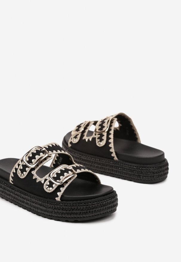 Renee - Czarne Klapki ze Sprzączkami Ozdobione Plecionką Neolana. Okazja: na co dzień. Nosek buta: otwarty. Kolor: czarny. Wzór: aplikacja. Materiał: jeans. Sezon: lato. Obcas: na obcasie. Styl: elegancki, casual. Wysokość obcasa: niski