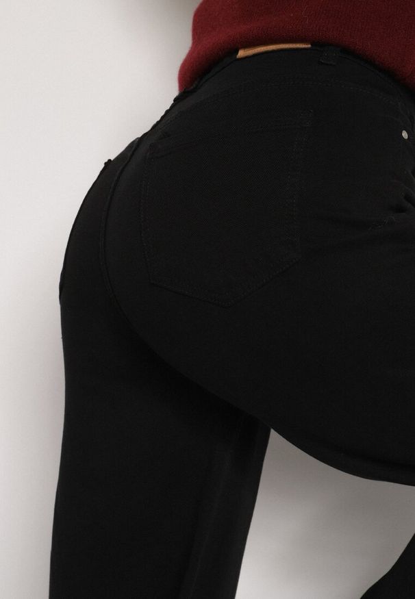 Born2be - Czarne Jeansy o Szerokim Kroju z Wysokim Stanem Shenarah. Okazja: na co dzień. Stan: podwyższony. Kolor: czarny. Styl: casual, klasyczny, elegancki