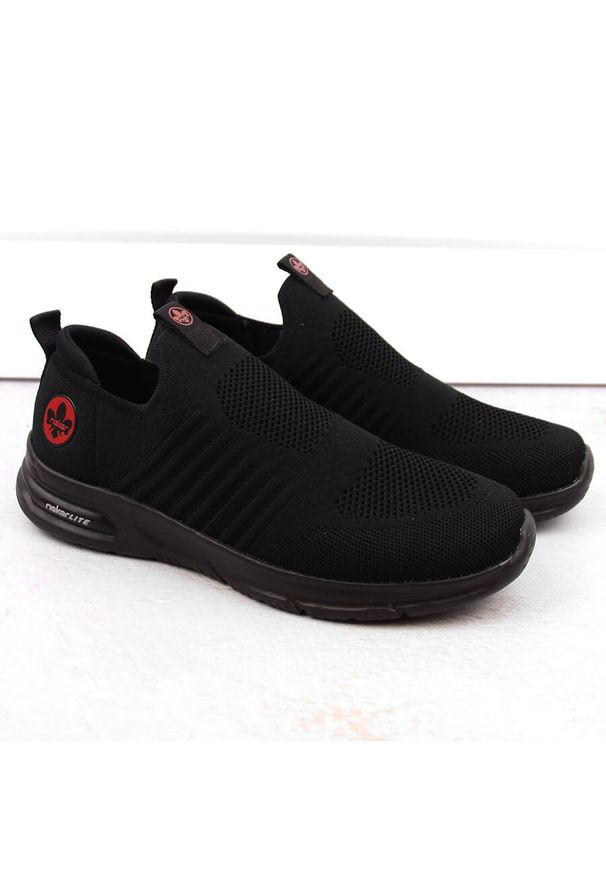 Komfortowe buty sportowe męskie wsuwane czarne Rieker B7365-00. Zapięcie: bez zapięcia. Kolor: czarny. Materiał: materiał