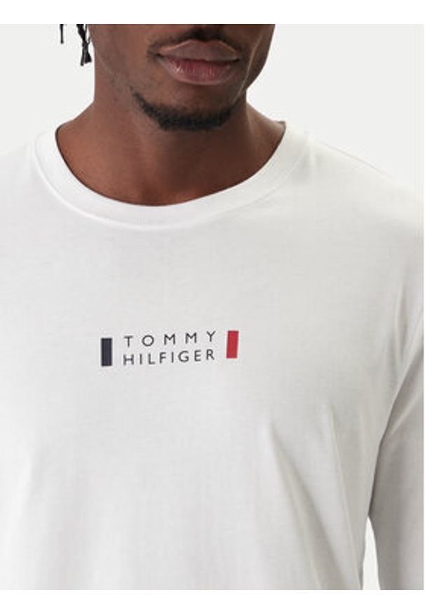 TOMMY HILFIGER - Tommy Hilfiger Longsleeve Brand Love MW0MW41454 Biały Regular Fit. Kolor: biały. Materiał: bawełna. Długość rękawa: długi rękaw