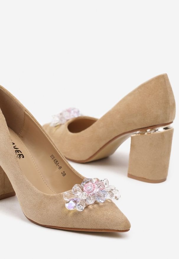 Renee - Ciemnobeżowe Czółenka na Obcasie z Ozdobnymi Kryształkami Miliena. Okazja: na co dzień. Kolor: beżowy. Materiał: jeans. Obcas: na obcasie. Styl: elegancki, casual. Wysokość obcasa: średni