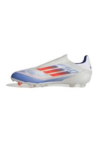 Adidas - Buty piłkarskie adidas F50 League Ll FG/MG IE0606 białe. Kolor: biały. Szerokość cholewki: normalna. Wzór: nadruk. Sport: piłka nożna