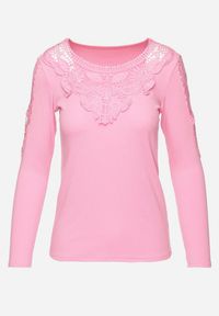 Born2be - Różowa Elastyczna Bluzka z Ozdobną Koronką Lithaa. Kolor: różowy. Materiał: koronka. Wzór: koronka #5