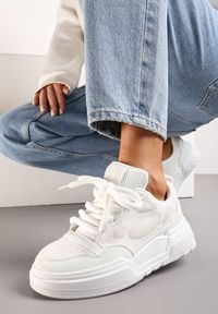 Born2be - Białe Sneakersy Streetwearowe z Ozdobnym Sznurowaniem na Grubej Podeszwie Rafoi. Kolor: biały. Materiał: skóra ekologiczna, materiał. Szerokość cholewki: normalna