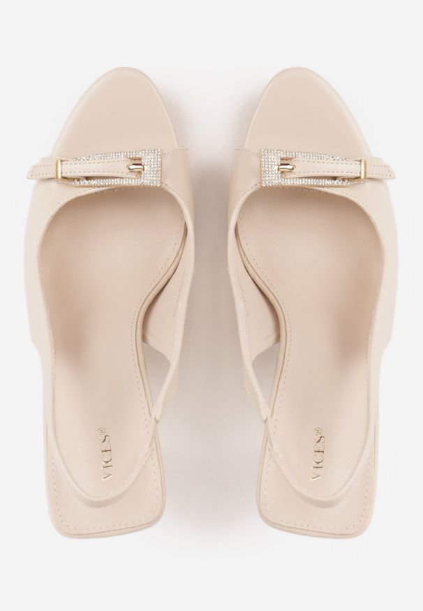 Renee - Beżowe Sandały VICES na Szpilce z Klamerką na Nosku Ozodbioną Cyrkoniami Tikeni. Okazja: na co dzień. Kolor: beżowy. Wzór: aplikacja. Obcas: na szpilce. Styl: casual, klasyczny. Wysokość obcasa: średni