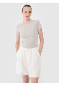 4f - 4F T-shirt slim z prążkowanej dzianiny damski - beżowy XS. Okazja: na co dzień. Kolor: beżowy. Materiał: dzianina, prążkowany. Długość rękawa: krótki rękaw. Długość: krótkie. Wzór: prążki. Styl: klasyczny, sportowy, casual