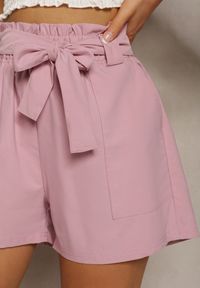Renee - Jasnofioletowe Szorty Bermudy High Waist z Dodatkiem Bawełny Wiązane w Pasie Quisevia. Stan: podwyższony. Kolor: fioletowy. Materiał: bawełna. Sezon: lato #4