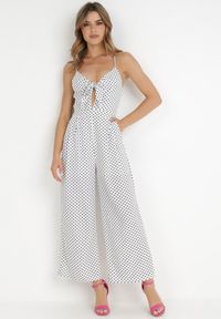 Born2be - Biały Kombinezon Delessa. Kolor: biały. Długość rękawa: na ramiączkach. Długość: długie. Wzór: aplikacja, kropki. Styl: elegancki, wizytowy #1