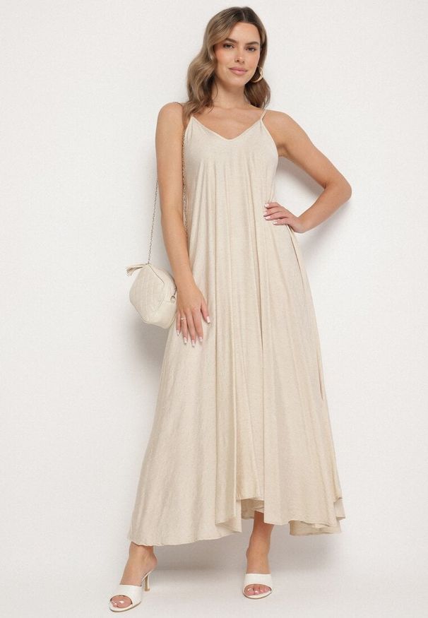 Born2be - Beżowa Rozkloszowana Sukienka z Wiskozy z Cyrkoniami Ellitana. Okazja: na co dzień. Kolor: beżowy. Materiał: wiskoza. Sezon: lato. Styl: klasyczny, casual, elegancki