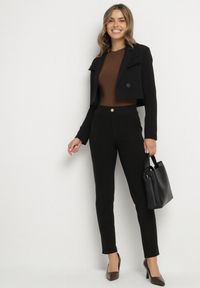 Born2be - Czarne Spodnie o Dopasowanym Kroju z Wysokim Stanem i Gumką w Talii Wedevira. Okazja: na co dzień. Stan: podwyższony. Kolor: czarny. Styl: klasyczny, casual #7