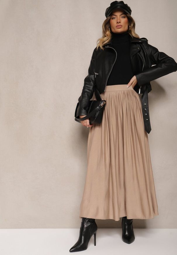 Renee - Beżowa Spódnica z Wiskozą o Plisowanym Kroju z Gumką w Pasie Tilisya. Okazja: na co dzień. Kolor: beżowy. Materiał: wiskoza. Styl: elegancki, casual, klasyczny
