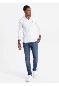 Ombre Clothing - Longsleeve męski z elastanem sygnowany z dekoltem w serek - biały V1 - Rozmiar: XL. Okazja: na co dzień. Typ kołnierza: dekolt w serek. Kolor: biały. Materiał: elastan. Długość rękawa: długi rękaw. Wzór: gładki, jednolity. Styl: klasyczny, casual #5