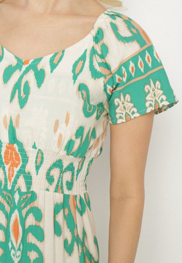 Born2be - Zielona Wiskozowa Sukienka z Geometrycznym Wzorem Cleanna. Okazja: na co dzień, na spacer. Kolor: zielony. Materiał: wiskoza. Wzór: geometria. Typ sukienki: proste. Styl: elegancki, casual