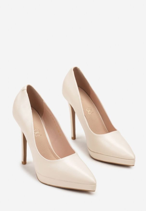 Renee - Jasnobeżowe Szpilki Vices ze Skórzaną Wkładką w Klasycznym Stylu Amorisse. Okazja: na spotkanie biznesowe. Kolor: beżowy. Materiał: skóra. Obcas: na szpilce. Styl: klasyczny