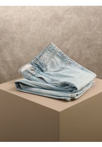 Reserved - Jeansy relaxed fit - niebieski. Kolor: niebieski