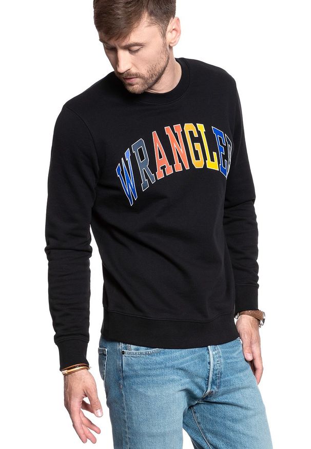 Wrangler - MĘSKA BLUZA WRANGLER LOGO SWEAT BLACK W6B6HY100 112130691. Wzór: nadruk