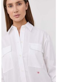 VICTORIA BECKHAM - Victoria Beckham koszula bawełniana damska kolor biały relaxed z kołnierzykiem klasycznym. Typ kołnierza: kołnierzyk klasyczny. Kolor: biały. Materiał: bawełna. Długość rękawa: długi rękaw. Długość: długie. Styl: klasyczny #3