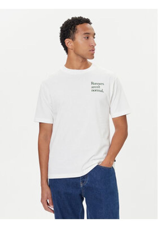 New Balance T-Shirt MT53921 Biały Regular Fit. Kolor: biały. Materiał: bawełna