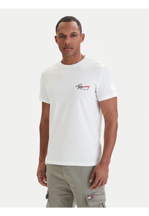 Tommy Jeans T-Shirt DM0DM22538 Biały Slim Fit. Kolor: biały. Materiał: bawełna