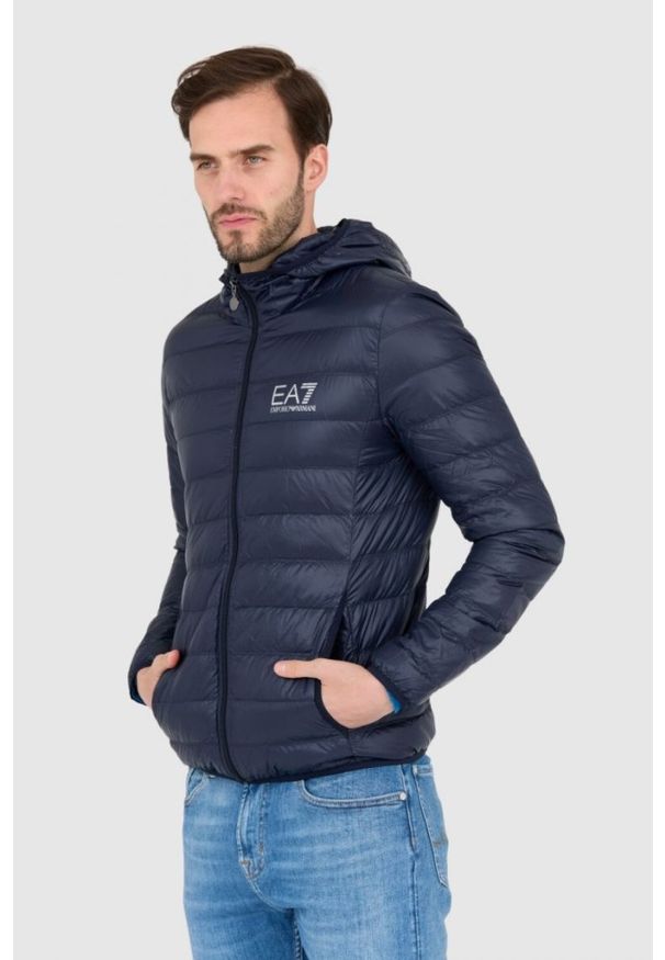 EA7 Emporio Armani - EA7 Granatowa męska kurtka puchowa, Rozmiar S. Kolor: niebieski. Materiał: puch