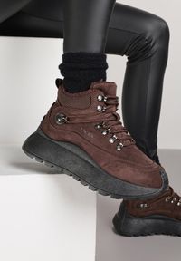 Renee - Brązowe Sneakersy Śniegowce Vices na Platformie w Sportowym Stylu Nelsella. Okazja: na co dzień, na spacer. Kolor: brązowy. Materiał: jeans. Szerokość cholewki: normalna. Obcas: na platformie. Sport: turystyka piesza #6