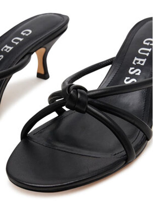 Guess Klapki FLJGARLEA03 Czarny. Kolor: czarny. Materiał: skóra