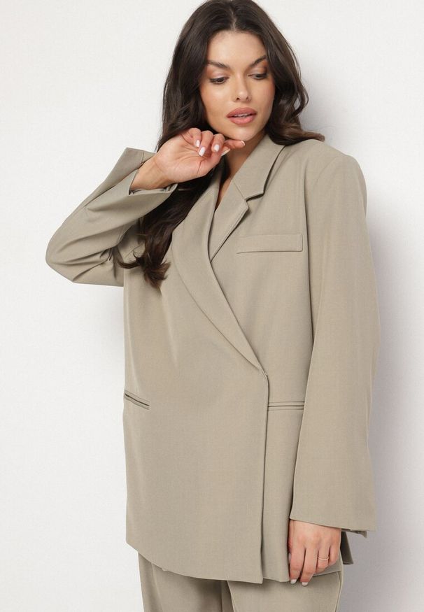 Born2be - Jasnozielona Marynarka Dwurzędowa Oversize o Pudełkowym Kroju Cornelita. Okazja: na co dzień, na spotkanie biznesowe. Kolor: zielony. Materiał: jeans. Styl: biznesowy, klasyczny, casual