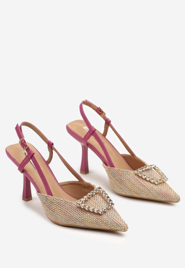Renee - Beżowo-Fuksjowe Szpilki z Odkrytą Piętą Plecioną Cholewką i Metaliczną Ozdobą Neltina. Okazja: na co dzień. Nosek buta: szpiczasty. Zapięcie: sprzączka. Kolor: beżowy. Szerokość cholewki: normalna. Wzór: aplikacja. Obcas: na szpilce. Styl: wizytowy, casual, elegancki