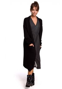 Polskie swetry - Długi sweter z kieszeniami ciepły kardigan o prostym fasonie czarny. Okazja: do pracy, na spacer, na co dzień. Kolor: czarny. Materiał: dzianina, akryl. Długość rękawa: długi rękaw. Długość: długie. Wzór: ze splotem. Styl: casual #3