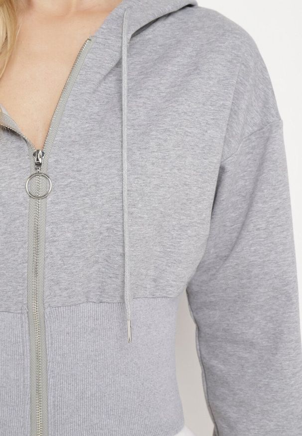 Born2be - Szara Bluza z Szerokim Ściągaczem w Talii i Kapturem Zapinana na Suwak Itravea. Kolor: szary. Sezon: wiosna