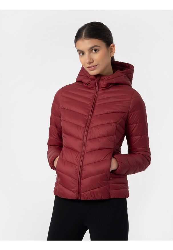 4f - Kurtka puchowa pikowana damska - bordowa. Typ kołnierza: kaptur. Kolor: czerwony. Materiał: puch