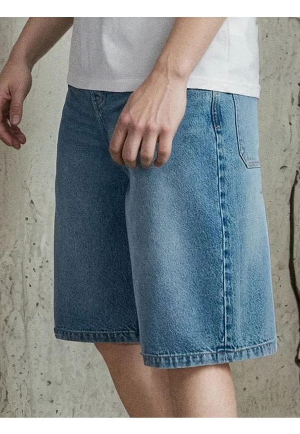 Sinsay - Szorty jeansowe baggy - niebieski. Kolor: niebieski. Materiał: jeans