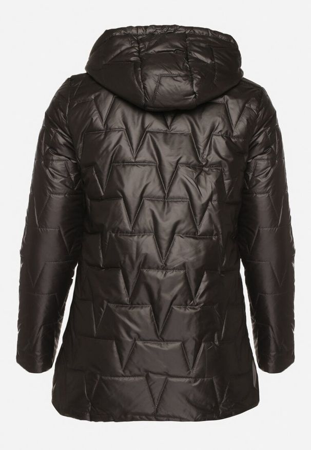 Born2be - Czarna Pikowana Kurtka z Kapturem w Klasycznym Stylu Mallissa. Okazja: na spacer. Typ kołnierza: kaptur. Kolekcja: plus size. Kolor: czarny. Materiał: jeans. Wzór: aplikacja. Styl: klasyczny