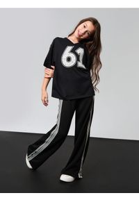 Sinsay - Spodnie wide leg z domieszką wiskozy - czarny. Kolor: czarny. Materiał: wiskoza #1