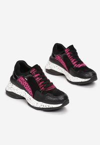 Born2be - Różowe Sneakersy Lilanya. Wysokość cholewki: przed kostkę. Nosek buta: okrągły. Kolor: czarny. Materiał: materiał, futro, skóra. Szerokość cholewki: normalna. Wzór: aplikacja. Obcas: na platformie #4
