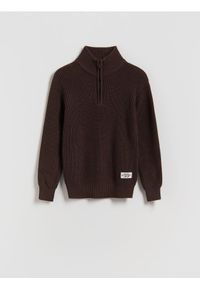 Reserved - Strukturalny golf - ciemnobrązowy. Typ kołnierza: golf. Kolor: brązowy. Materiał: dzianina, bawełna. Styl: klasyczny #1