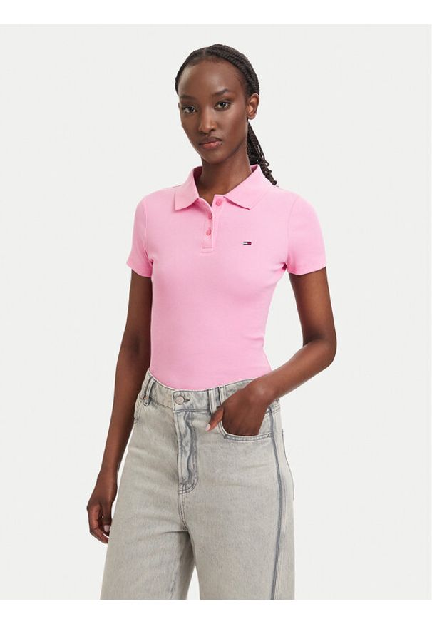 Tommy Jeans Polo DW0DW22327 Różowy jasny Slim Fit. Typ kołnierza: polo. Kolor: różowy. Materiał: bawełna