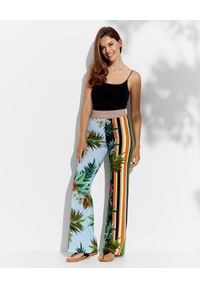 CRISTINAEFFE MILANO - Szerokie spodnie z kwiatowym printem. Kolor: zielony. Długość: długie. Wzór: kwiaty, nadruk. Sezon: lato #4
